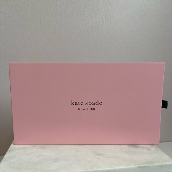 NIB Kate Spade sweet talk little one dish set - Picture 6 of 9